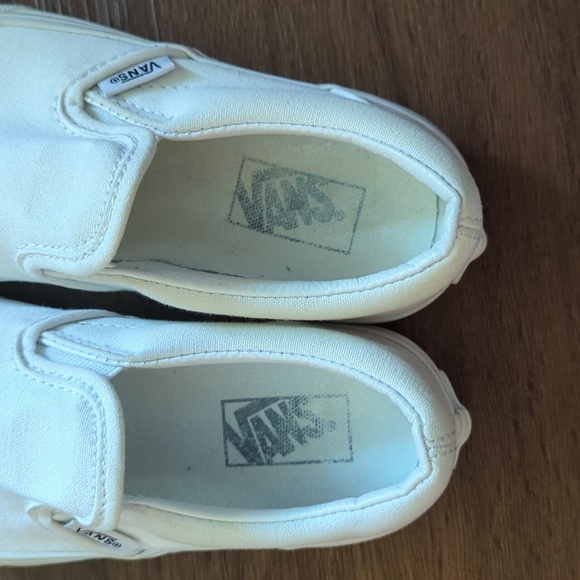 Vans - Picture 7 of 8